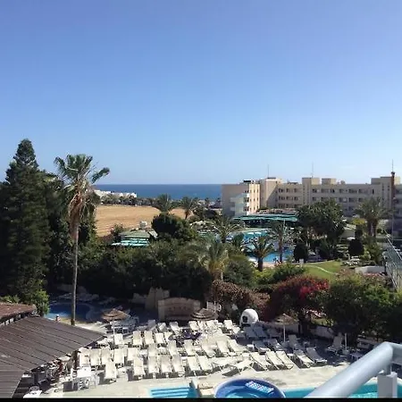 Paphos Studios Apartment *